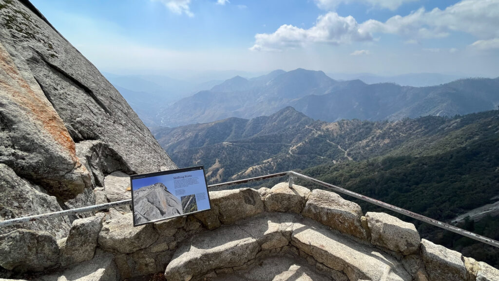 There are a few resting areas along the way and informative signs at Moro Rock in Sequoia National Park