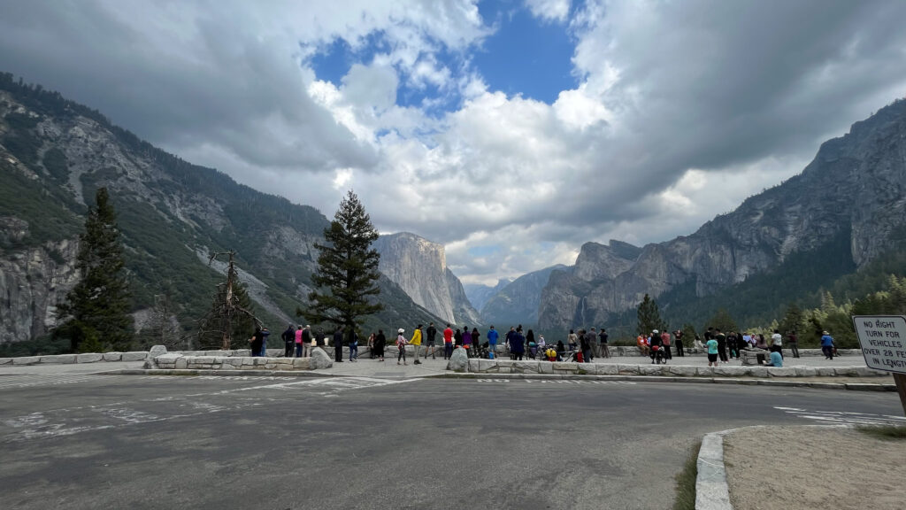 The parking lot for Tunnel View in Yosemite National Park