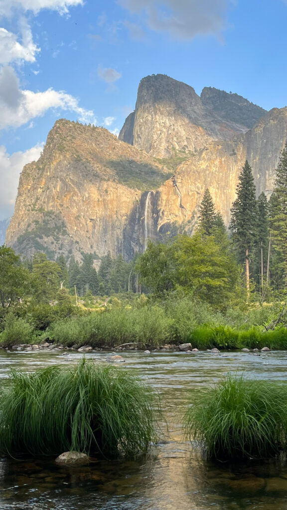 View of Bridalveil Vall from Valley View in Yosemite Valley in Yosemite National Park