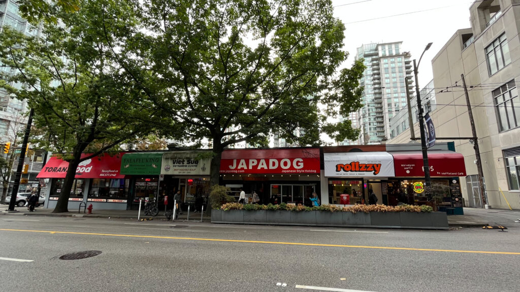 I love the variety of food choices on Robson Street. Here are six different small establishments all lined up next to each other with such diversity - TORANJ FOOD, Falafel King, Viet Sub (this was not where my husband got his bánh mì from - there are a few bánh mì places on Robson Street), Japadog, rollzzy and KOS Norwegian Waffles (Vancouver, BC, Canada)