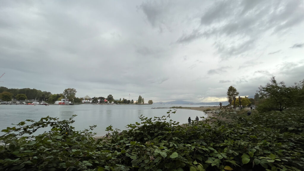 Walking the Vancouver Seawall from English Bay Beach to Granville Street near sunset (Vancouver, BC, Canada)