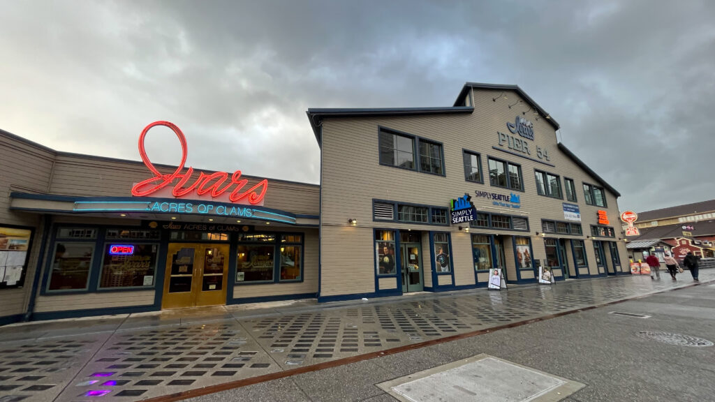 Ivar's Acres of Clams at Pier 54 on the Seattle Waterfront (Seattle, WA)