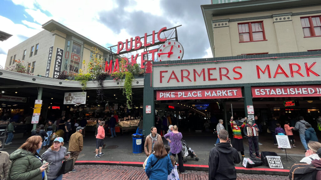 The famous sign and clock at Pike Place Market (Seattle, WA)